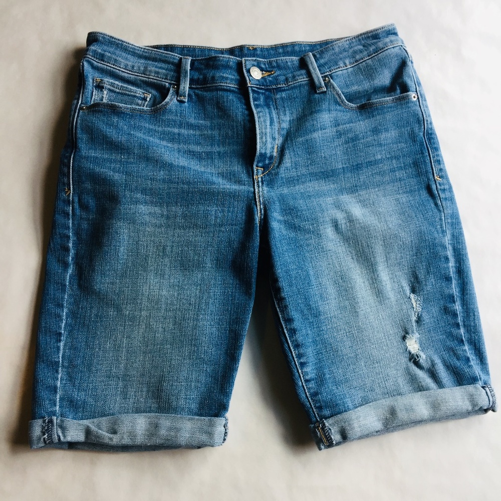 Ladies Levis Denim Bermuda Shorts Size 29 Stretchy